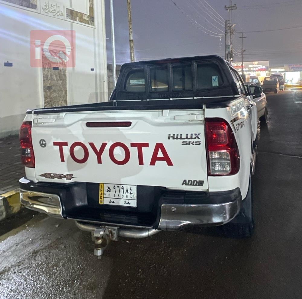 تويوتا هايلوكس